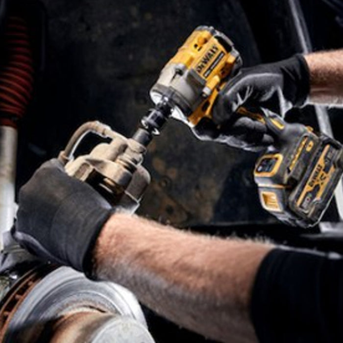 DEWALT 20V Max 1/2" Compact Impact WR- Detent | 406-610 Nm | DCF922D2-B1