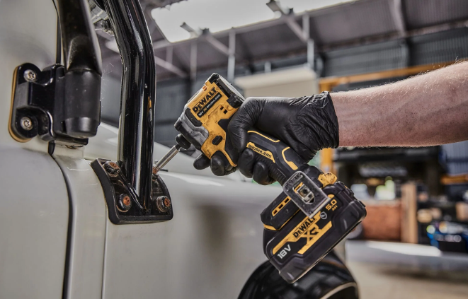 BUILDMATE x DEWALT 20V Max Atomic Impact Driver | 1/4" Hex, 205Nm, 3,800 IPM, Bare Tool DCF850N-B1