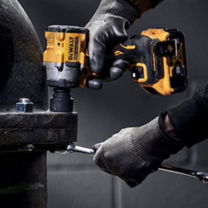 DEWALT 20V Max 1/2" Compact Impact WR- Detent | 406-610 Nm | DCF922D2-B1